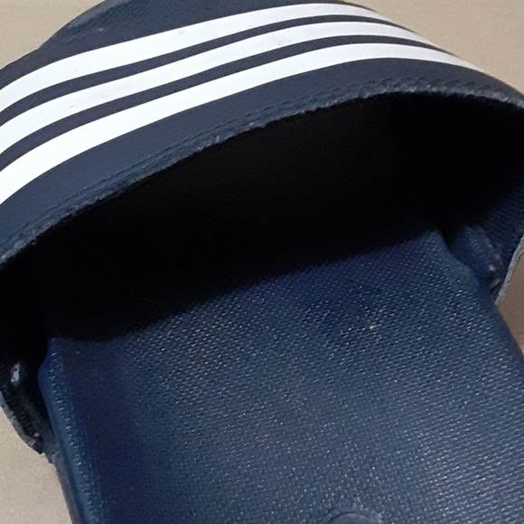 Adidas "Adilette" mens size 7 slides/sandals - Picture 16 of 16
